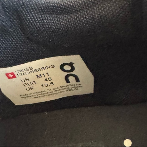 On Running Men's | The Roger Sneakers White Midnight Blue ~ US 11 - Picture 7 of 9